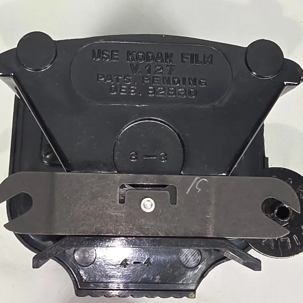 KODAK BABY BROWNIE VINTAGE CAMERA – BAKELITE – ART DECO – V127 – FUNCTIONAL